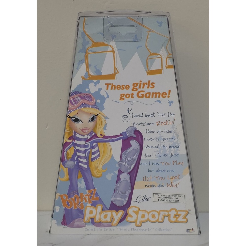 Bratz Play Sportz Snowboarding Lilee Doll NIB Purple Snowsuit Snowboard Trophy - Picture 2 of 6